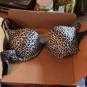 Victoria’s Secret Bombshell Plunge 32B